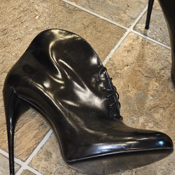 Gucci Patent Leather Booties Size 42 - Picture 2 of 3